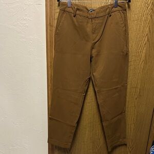 Liverpool Women's Kelsey Trouser  Chino Pants in Caramel